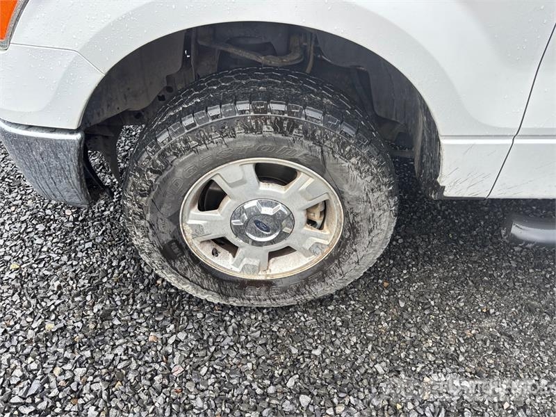 Ford F-150 XLT 4x4 Crew Cab Pickup Autre fourgon / utilitaire