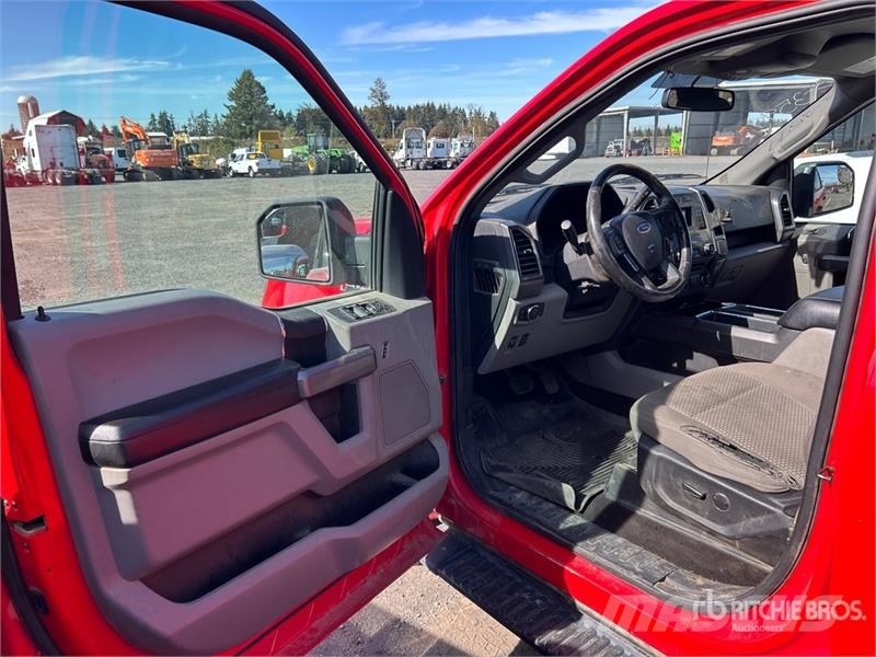 Ford F-150 XLT 4x4 Crew Cab Pickup 其他