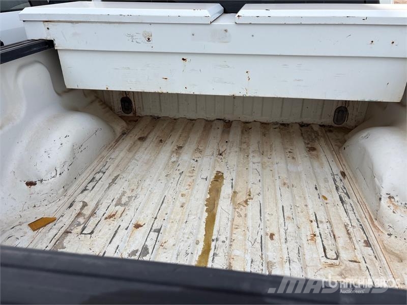 Ford F-150 XLT 4x4 Crew Cab Pickup Otros