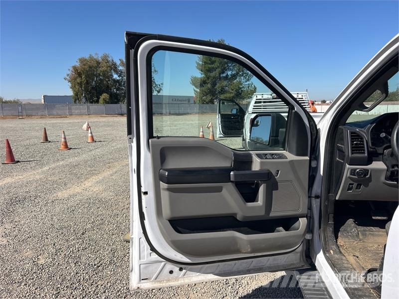 Ford F-150 XLT 4x4 Crew Cab Pickup Ostalo