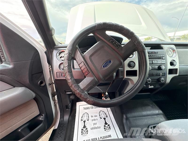 Ford F-150 XLT 4x4 Crew Cab Pickup Otros