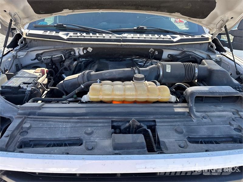 Ford F-150 XLT 4x4 Crew Cab Pickup Drugi