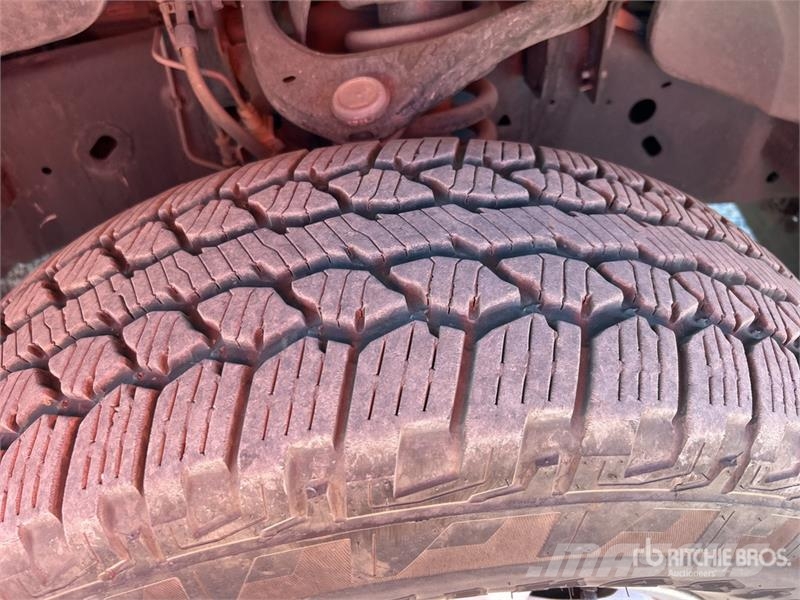 Ford F-150 XLT 4x4 Crew Cab Pickup Ostalo