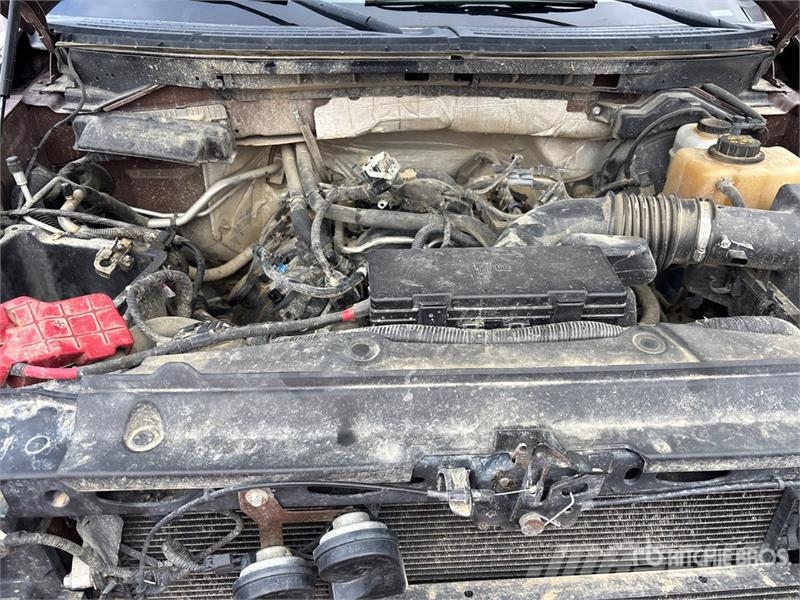 Ford F-150 XLT 4x4 Crew Cab Pickup (Inoperable) Ostalo