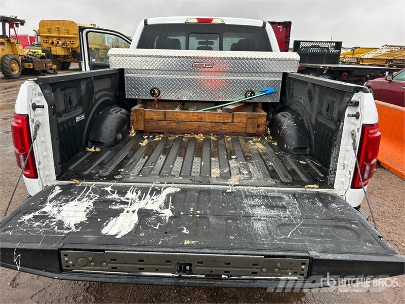 Ford F-150 XLT 4x4 Extended Cab Pickup Andere Transporter