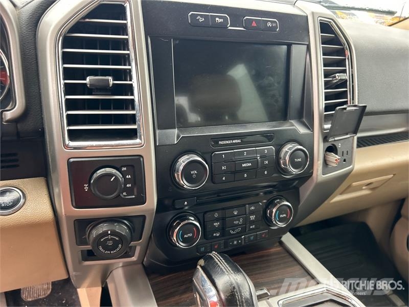 Ford F-150 XLT 4x4 Extended Cab Pickup Andere Transporter