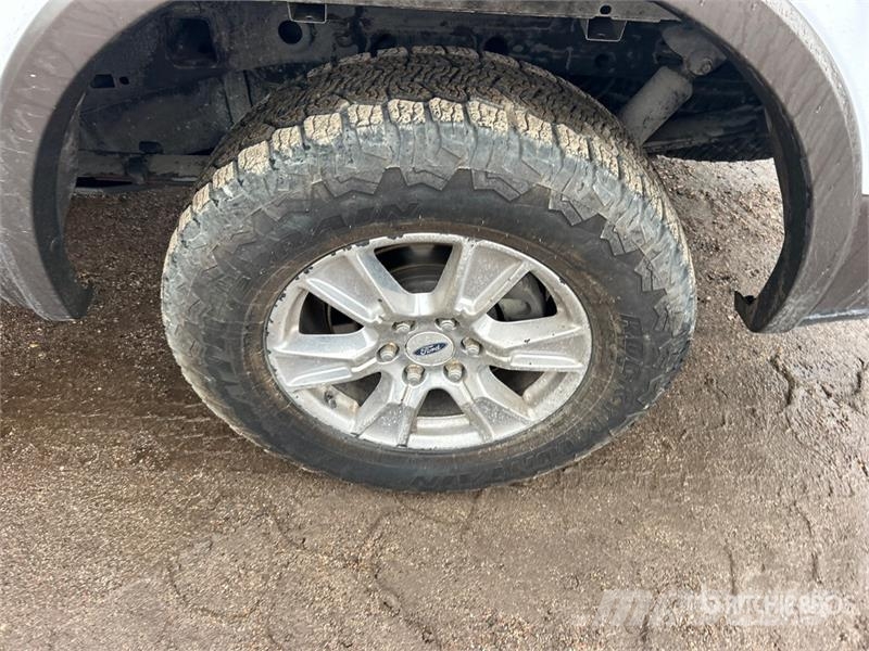 Ford F-150 XLT 4x4 Extended Cab Pickup Andere Transporter