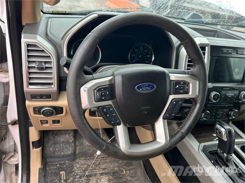 Ford F-150 XLT 4x4 Extended Cab Pickup Andere Transporter