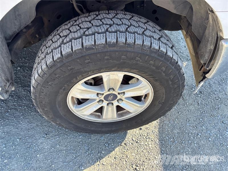 Ford F-150 XLT 4x4 Extended Cab Pickup Otros