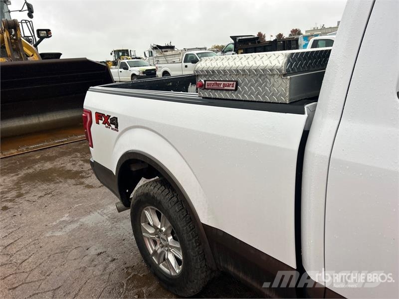 Ford F-150 XLT 4x4 Extended Cab Pickup Andere Transporter