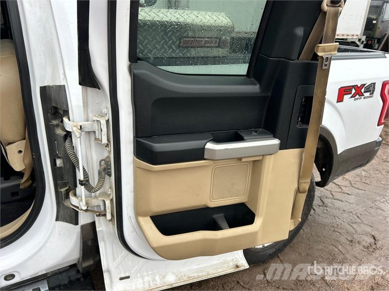Ford F-150 XLT 4x4 Extended Cab Pickup Andere Transporter