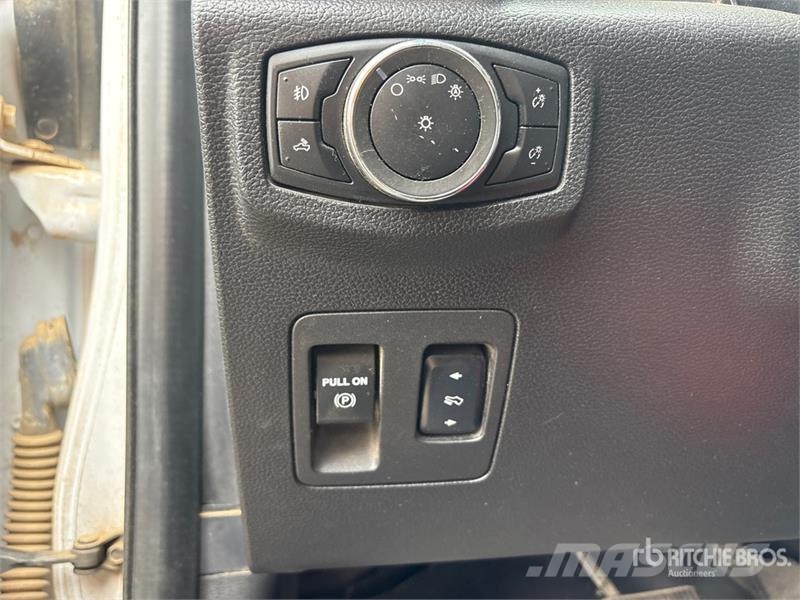 Ford F-150 XLT 4x4 Extended Cab Pickup 其他