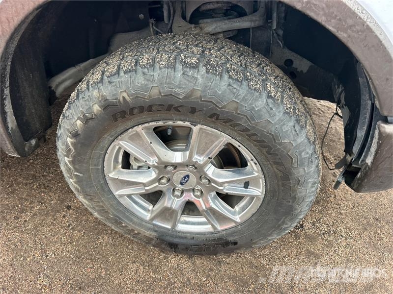 Ford F-150 XLT 4x4 Extended Cab Pickup Andere Transporter