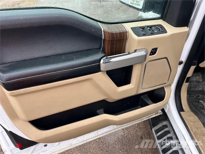 Ford F-150 XLT 4x4 Extended Cab Pickup Andere Transporter