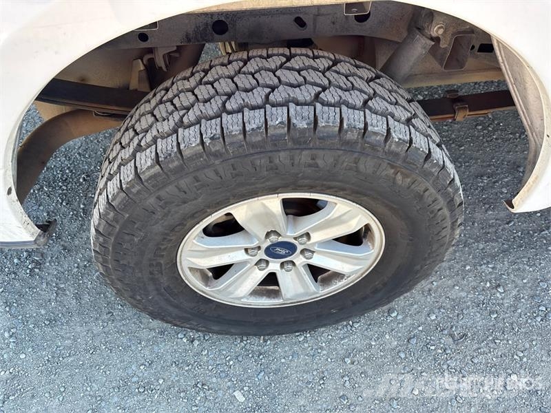 Ford F-150 XLT 4x4 Extended Cab Pickup Otros