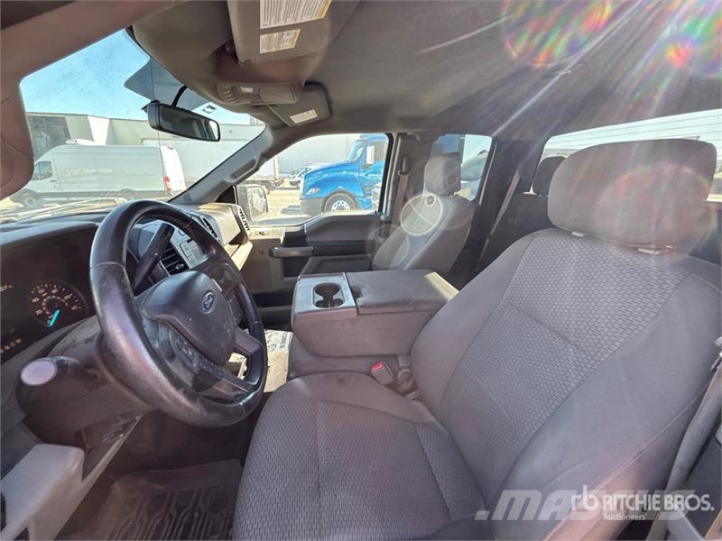 Ford F-150 XLT 4x4 Extended Cab Pickup Otros