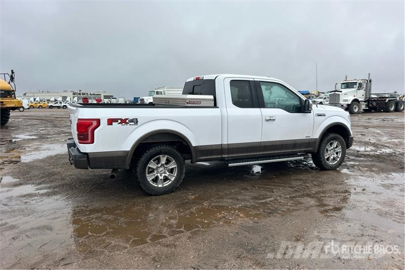 Ford F-150 XLT 4x4 Extended Cab Pickup Andere Transporter
