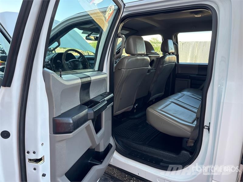 Ford F-250 Tovornjaki s kesonom/platojem