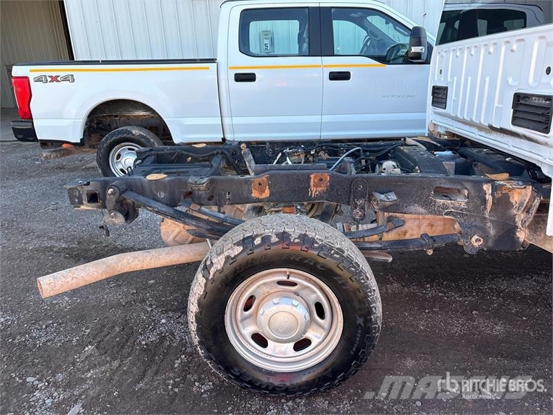 Ford F-250 Cabins and interior