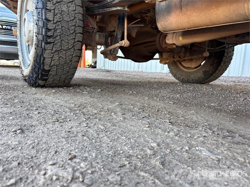 Ford F-250 Platós / Ponyvás teherautók