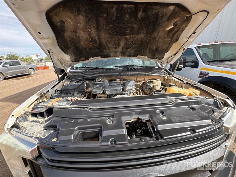 Ford F-250 Platós / Ponyvás teherautók