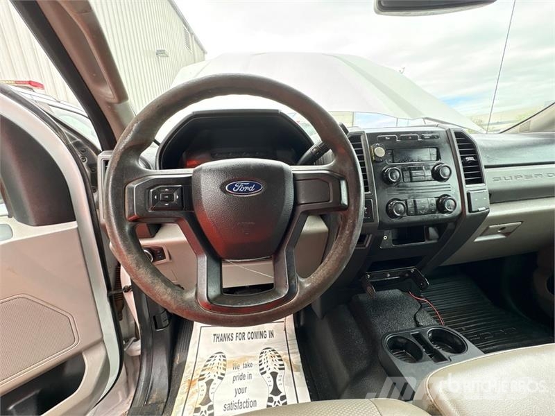 Ford F-250 Kamioni sa otvorenim sandukom