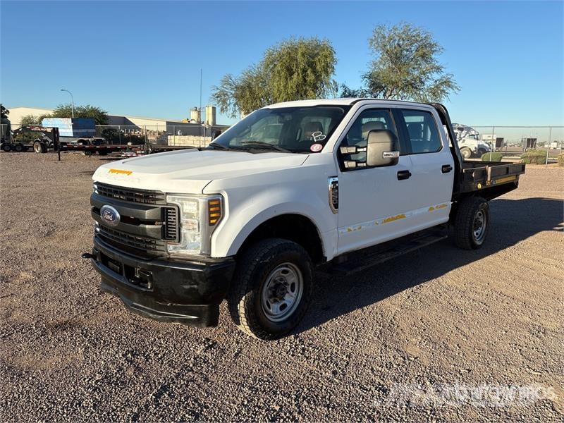 Ford F-250 شاحنات مسطحة/مفصلية الجوانب
