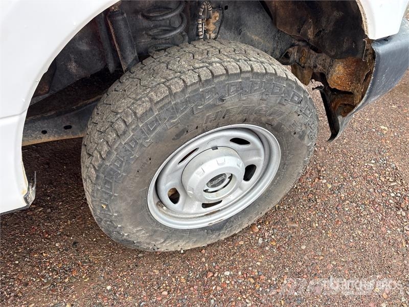 Ford F-250 Kamioni sa otvorenim sandukom