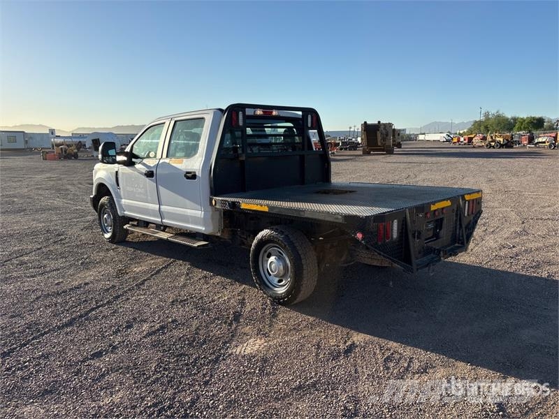 Ford F-250 Platformas/izkraušana no sāniem