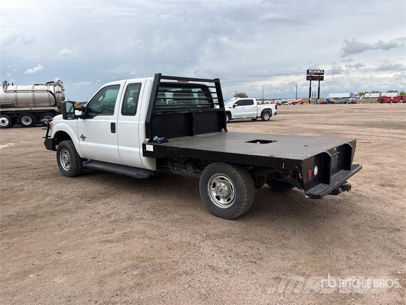 Ford F-250 平ボディー