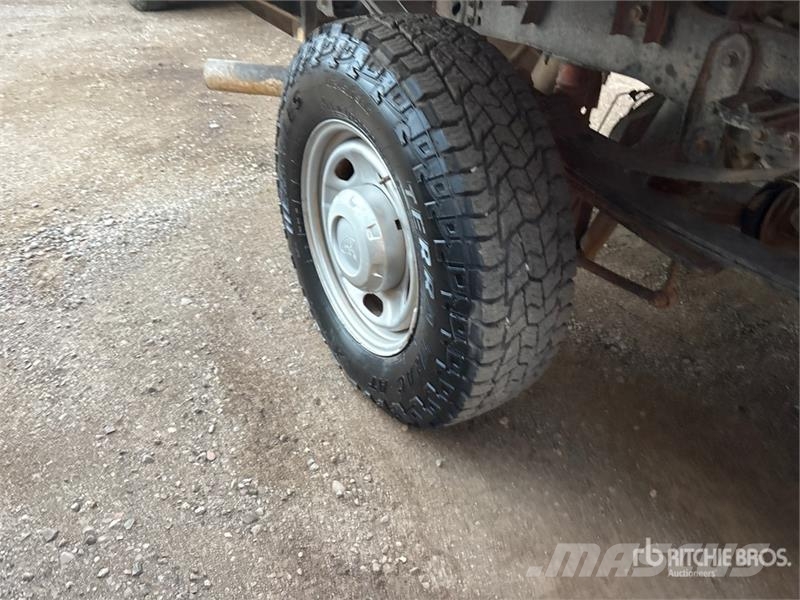 Ford F-250 Flatbed / Dropside trucks