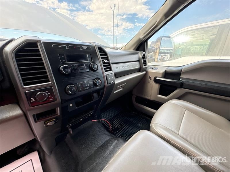 Ford F-250 Camion plateau