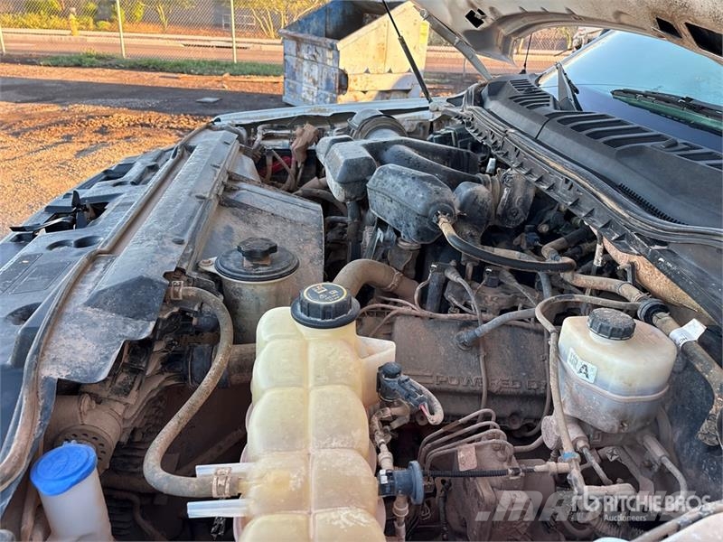 Ford F-250 平ボディー