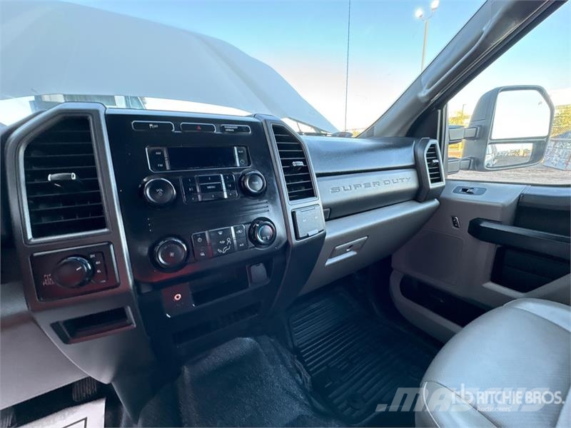 Ford F-250 Platformas/izkraušana no sāniem