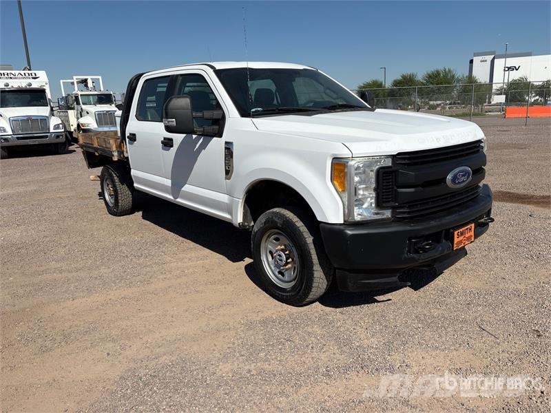 Ford F-250 Platós / Ponyvás teherautók