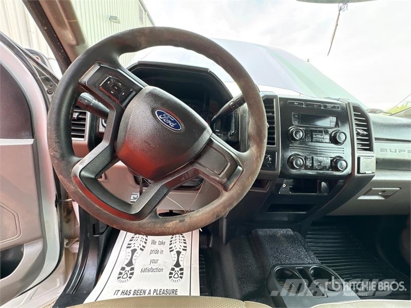 Ford F-250 Camiones de cama baja