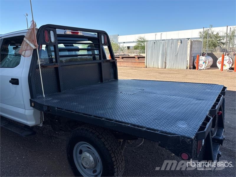 Ford F-250 Tovornjaki s kesonom/platojem