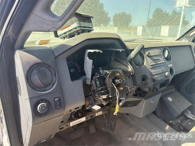Ford F-250 كابينة والداخلية