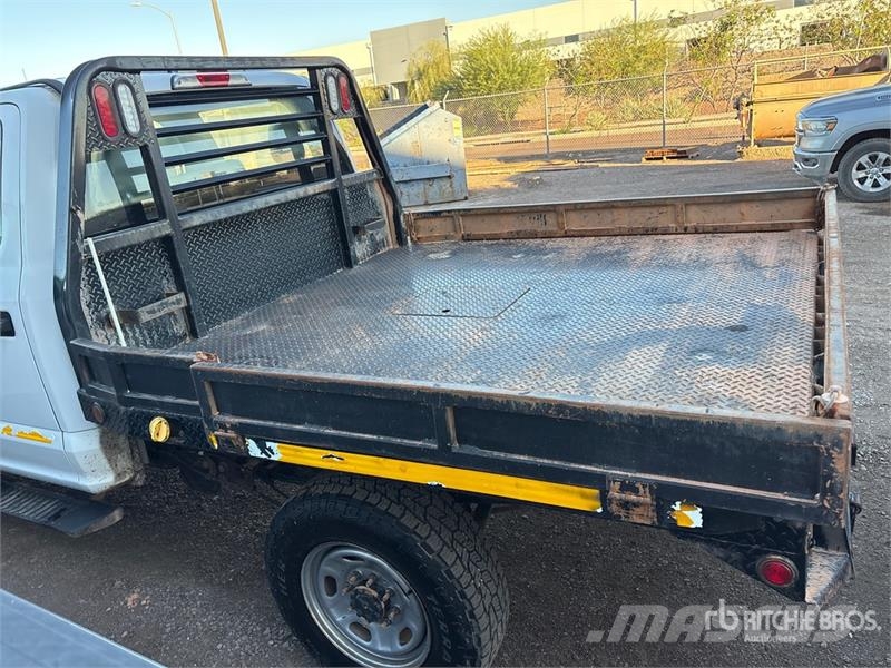 Ford F-250 شاحنات مسطحة/مفصلية الجوانب