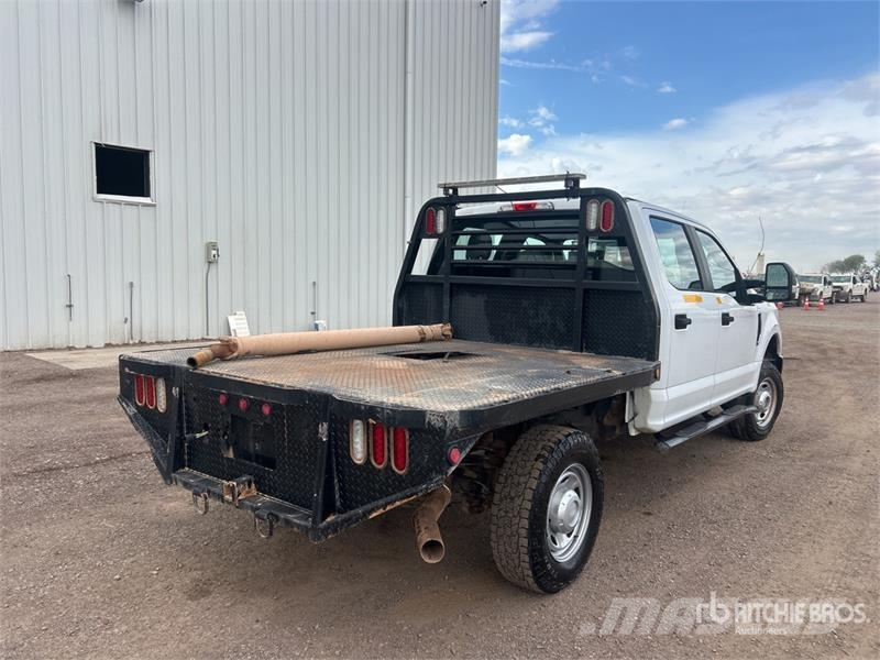 Ford F-250 Camiones de cama baja