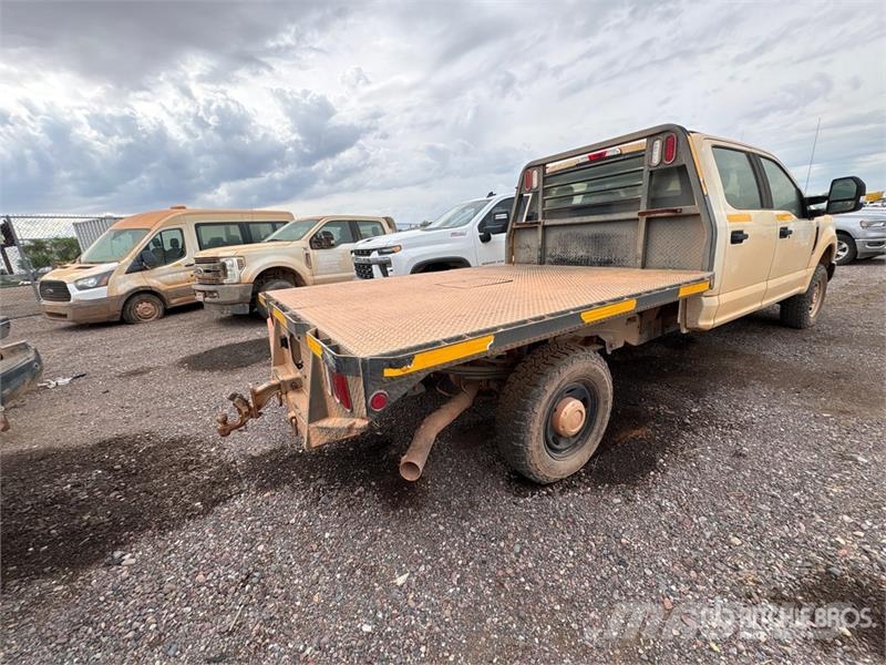 Ford F-250 Camiones de cama baja