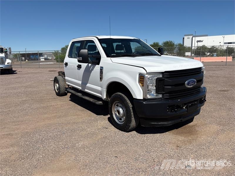 Ford F-250 Cabins and interior