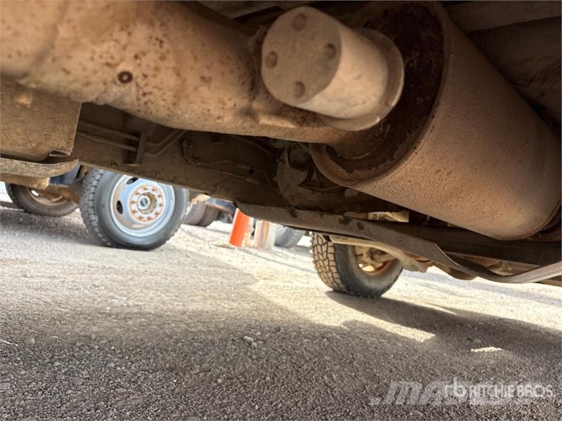 Ford F-250 Platós / Ponyvás teherautók