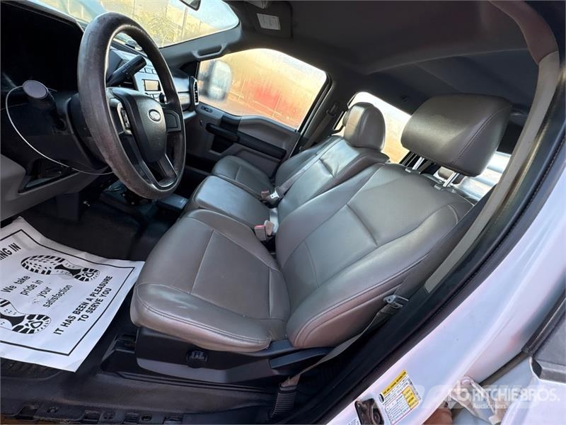 Ford F-250 Platformas/izkraušana no sāniem