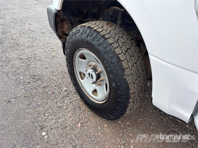 Ford F-250 Platós / Ponyvás teherautók