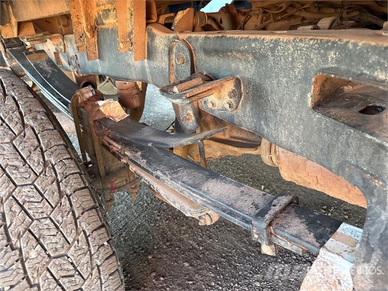 Ford F-250 Tovornjaki s kesonom/platojem