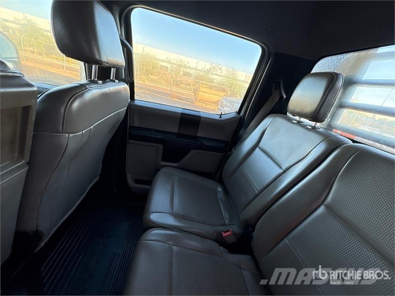 Ford F-250 شاحنات مسطحة/مفصلية الجوانب