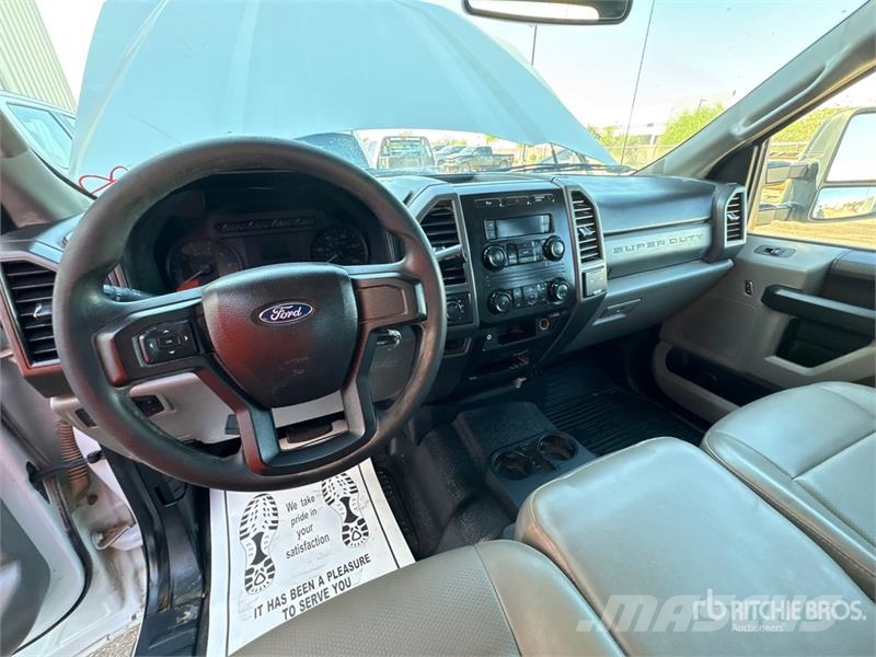 Ford F-250 كابينة والداخلية
