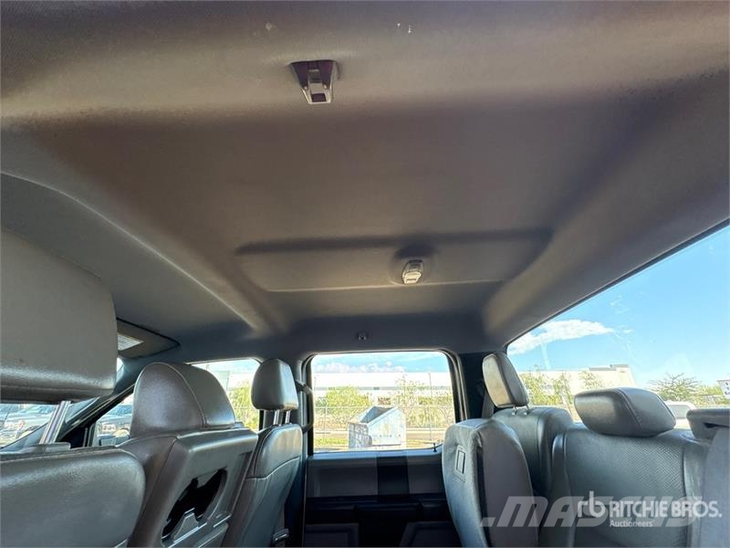 Ford F-250 Cabins and interior