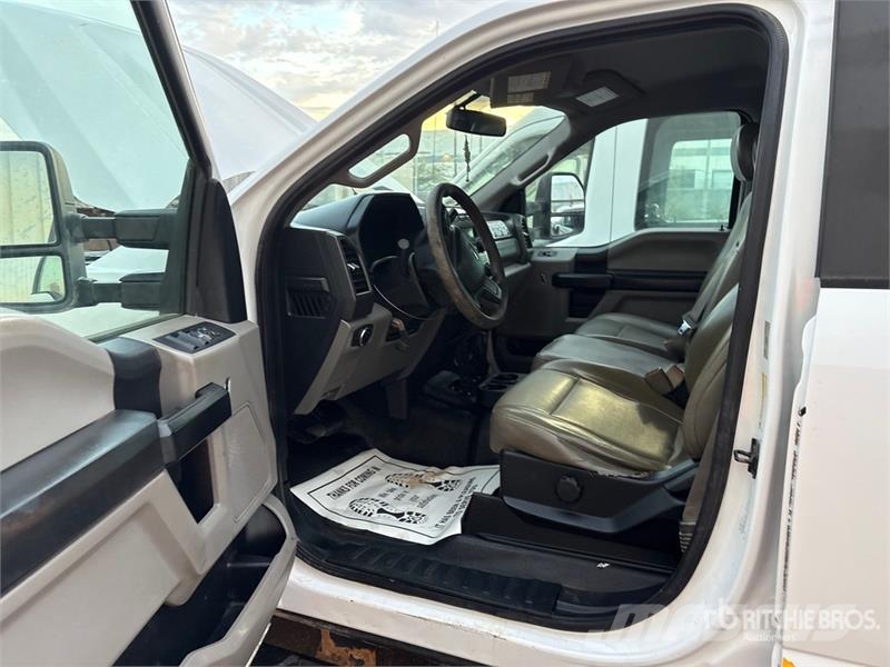 Ford F-250 Flatbed / Dropside trucks